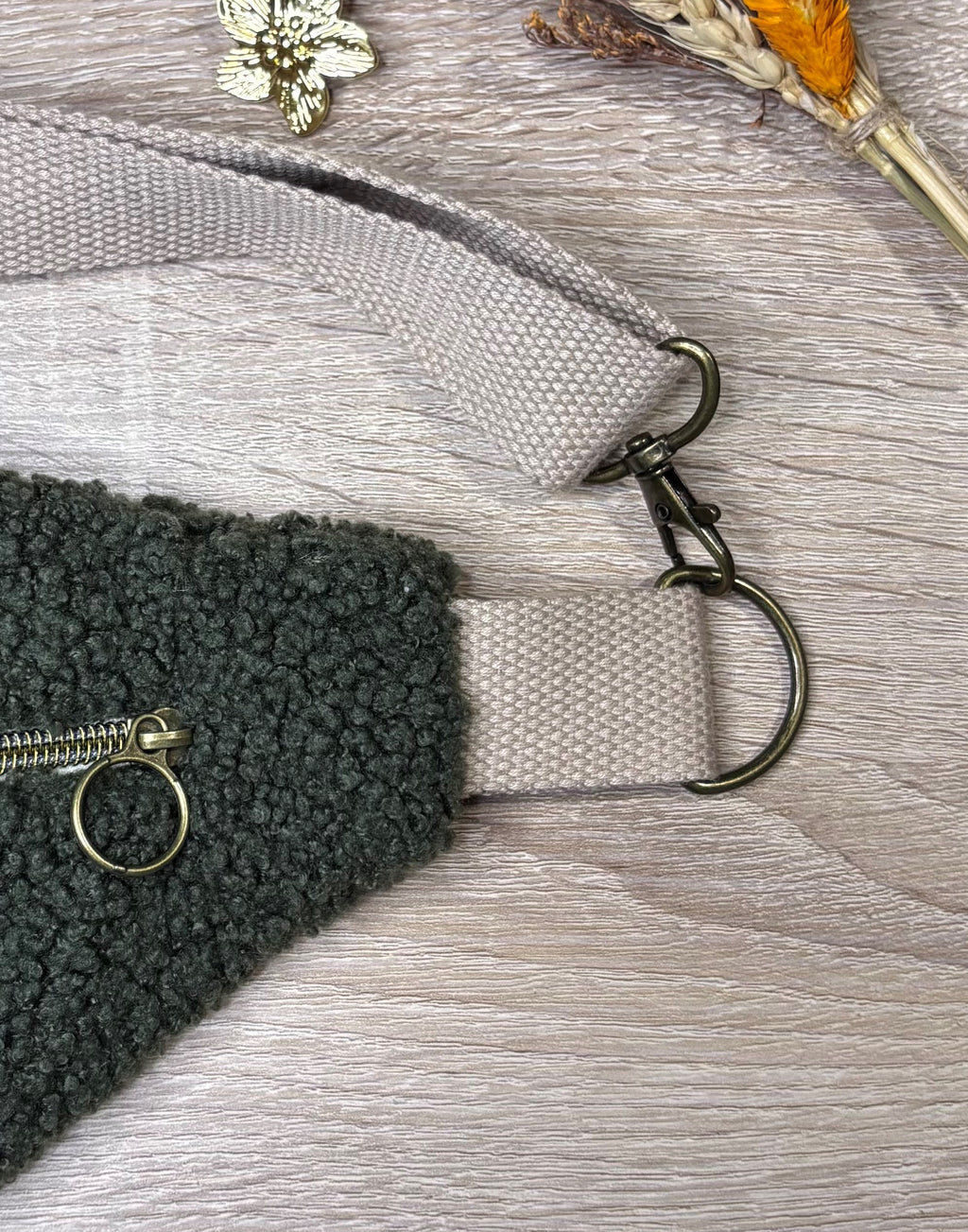 Sac banane bouclettes kaki