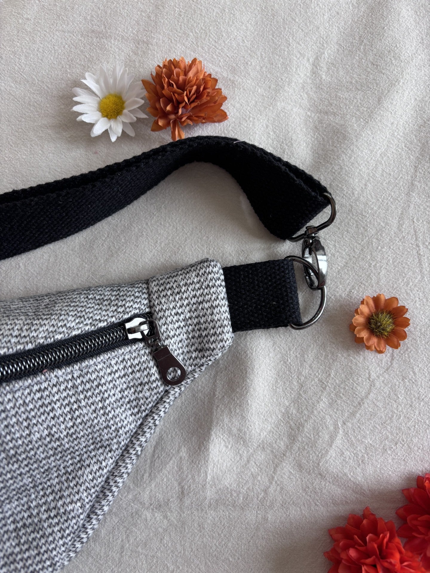 Sac banane velours lisse gris