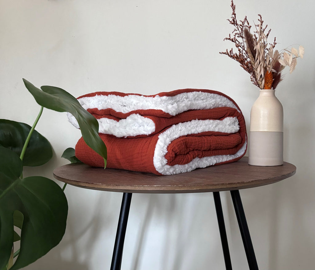 Couverture rouge brique