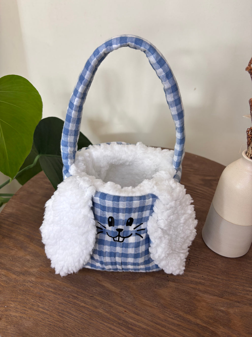 Panier lapin bleu
