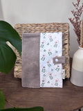 Protège carnet de santé beige fleuri