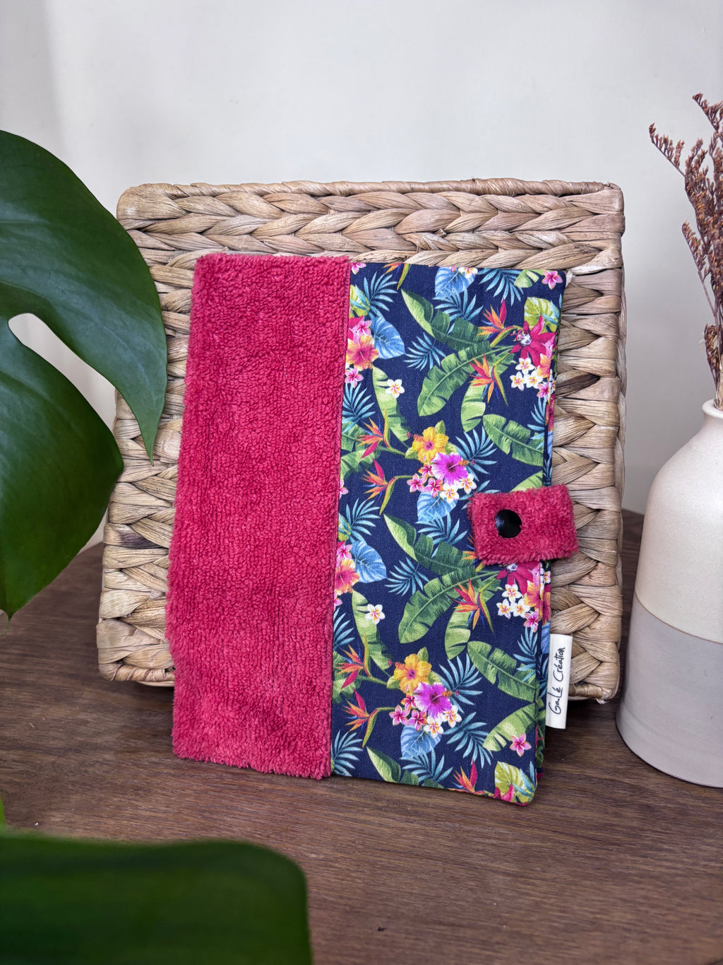 Protège carnet de santé rouge tropical