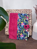 Protège carnet de santé rouge tropical