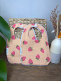 Bavoir fraise