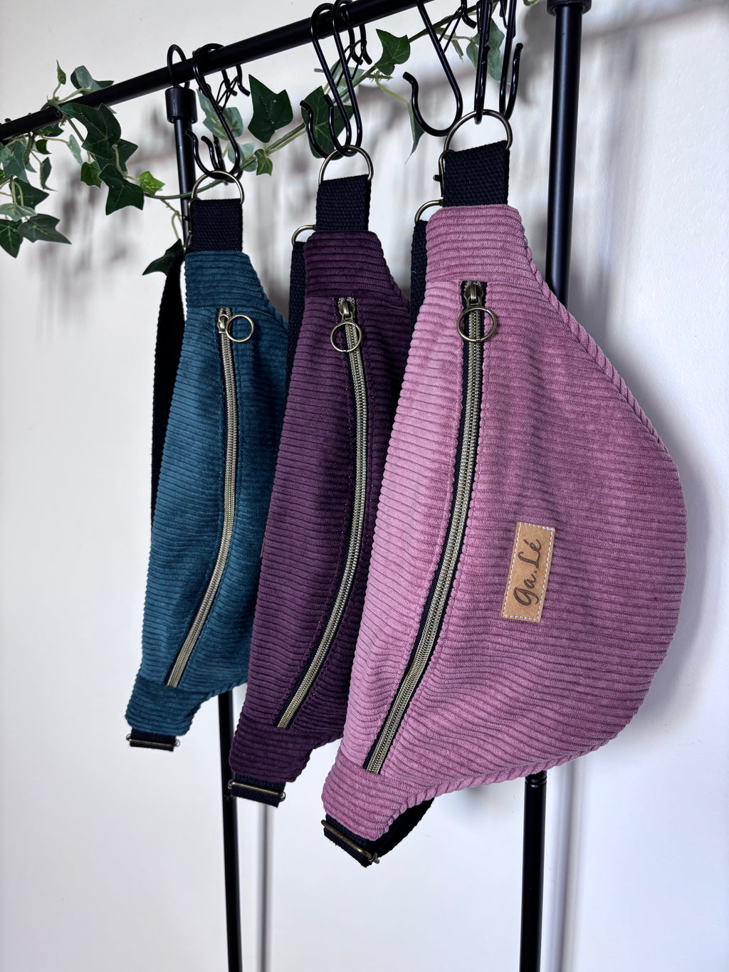 Sac banane velours sangle noire