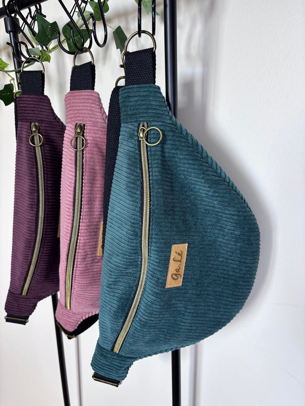 Sac banane velours sangle noire