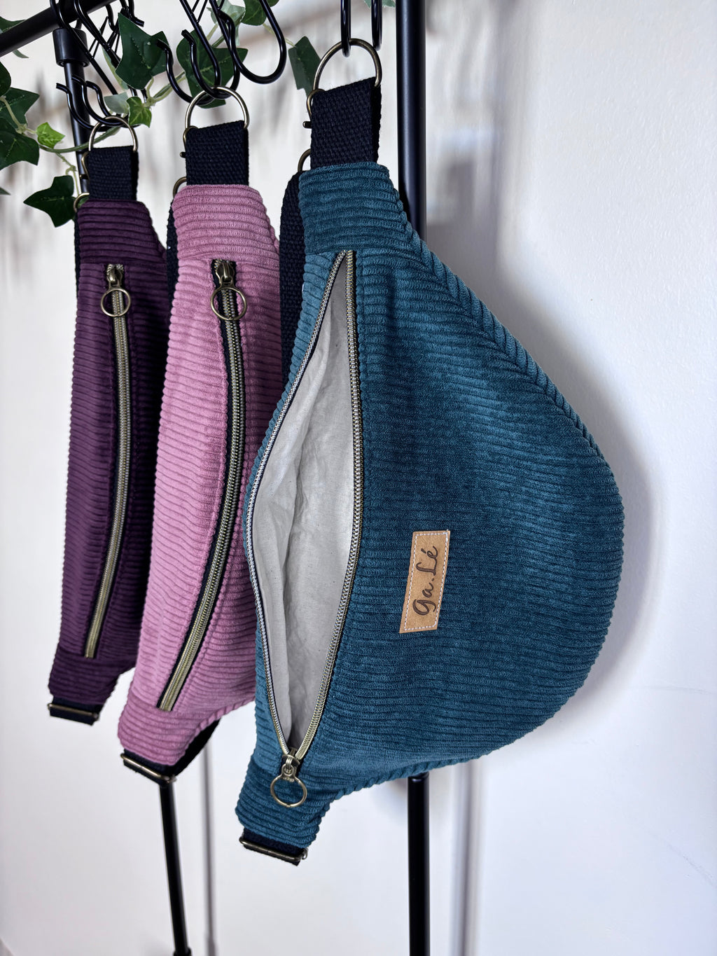 Sac banane velours sangle noire