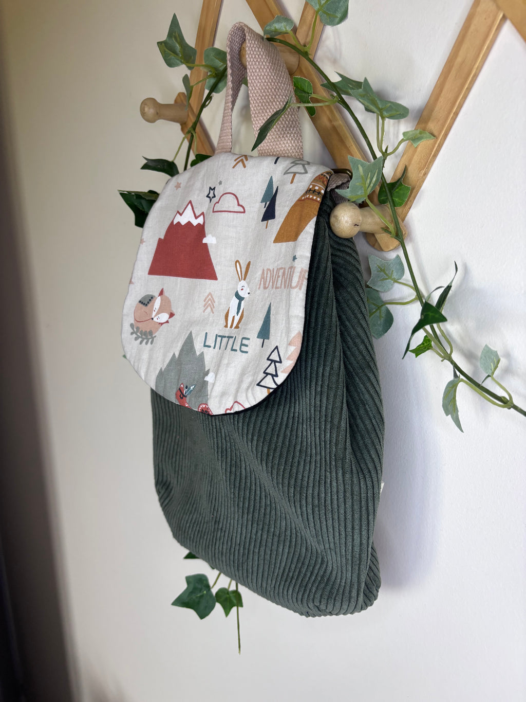 Sac à dos kaki renard et tipi