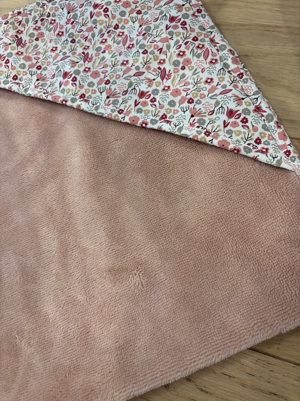 Cape de bain rose clair/fleurettes