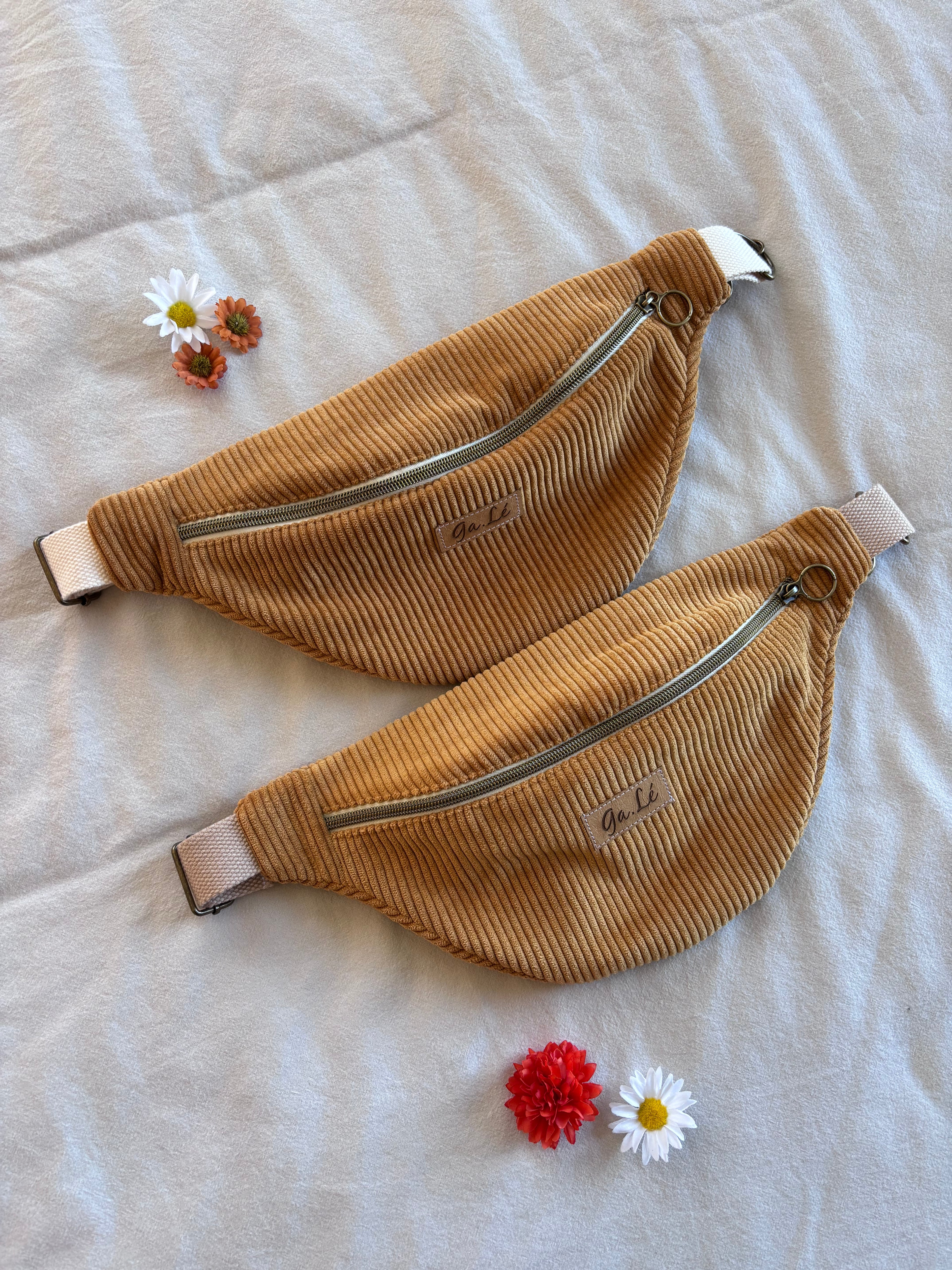 Sac banane velours moutarde