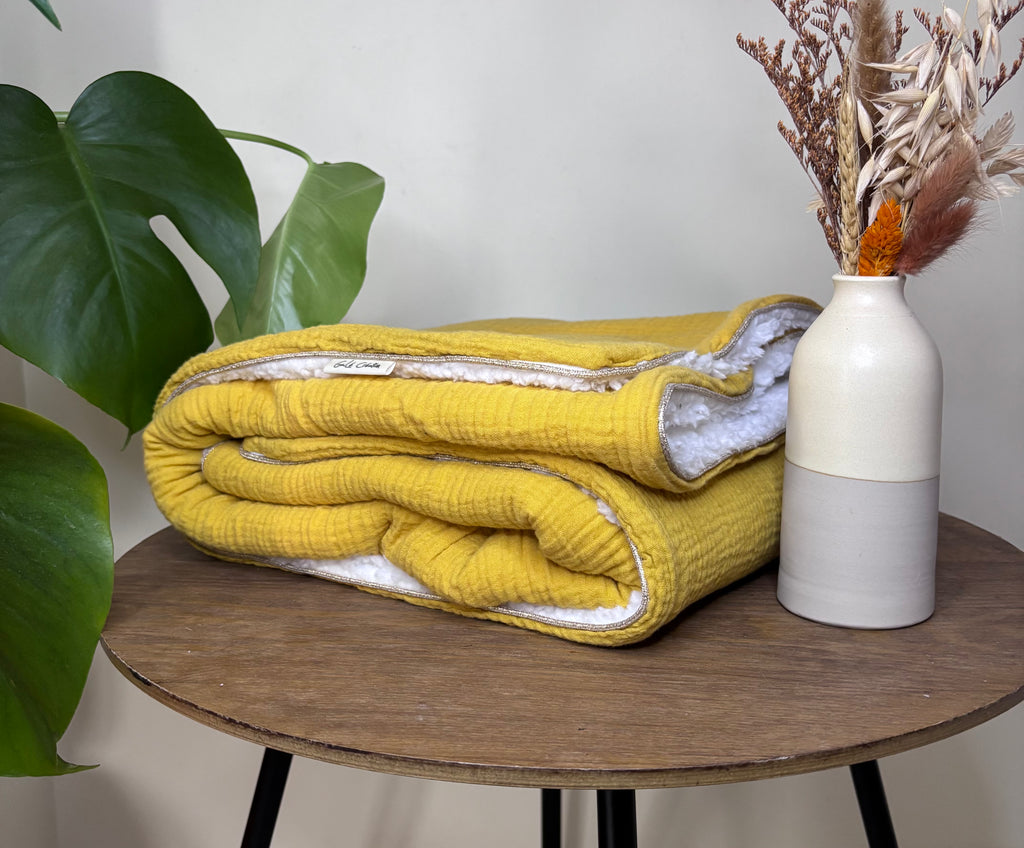 Couverture jaune doré