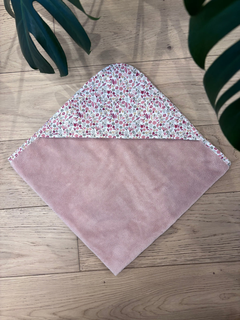 Cape de bain rose clair/fleurettes