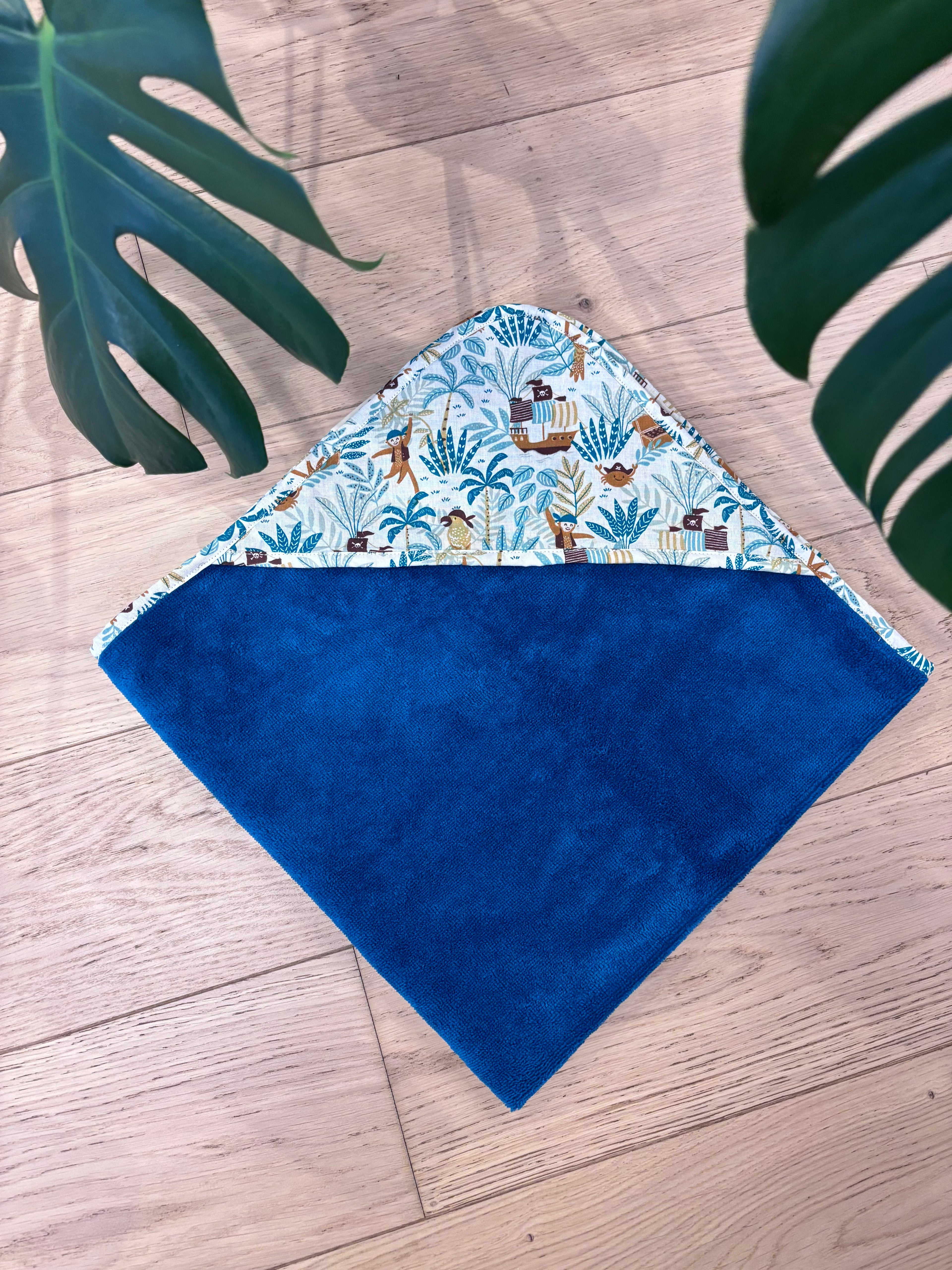 Cape de bain bleu/singe pirate