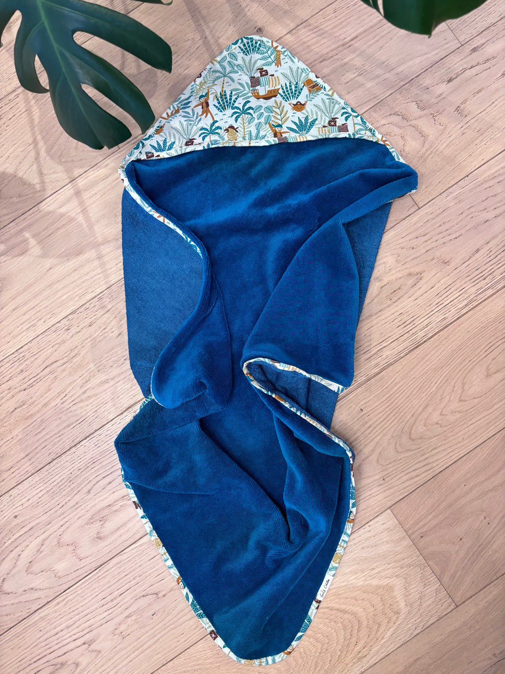 Cape de bain bleu/singe pirate