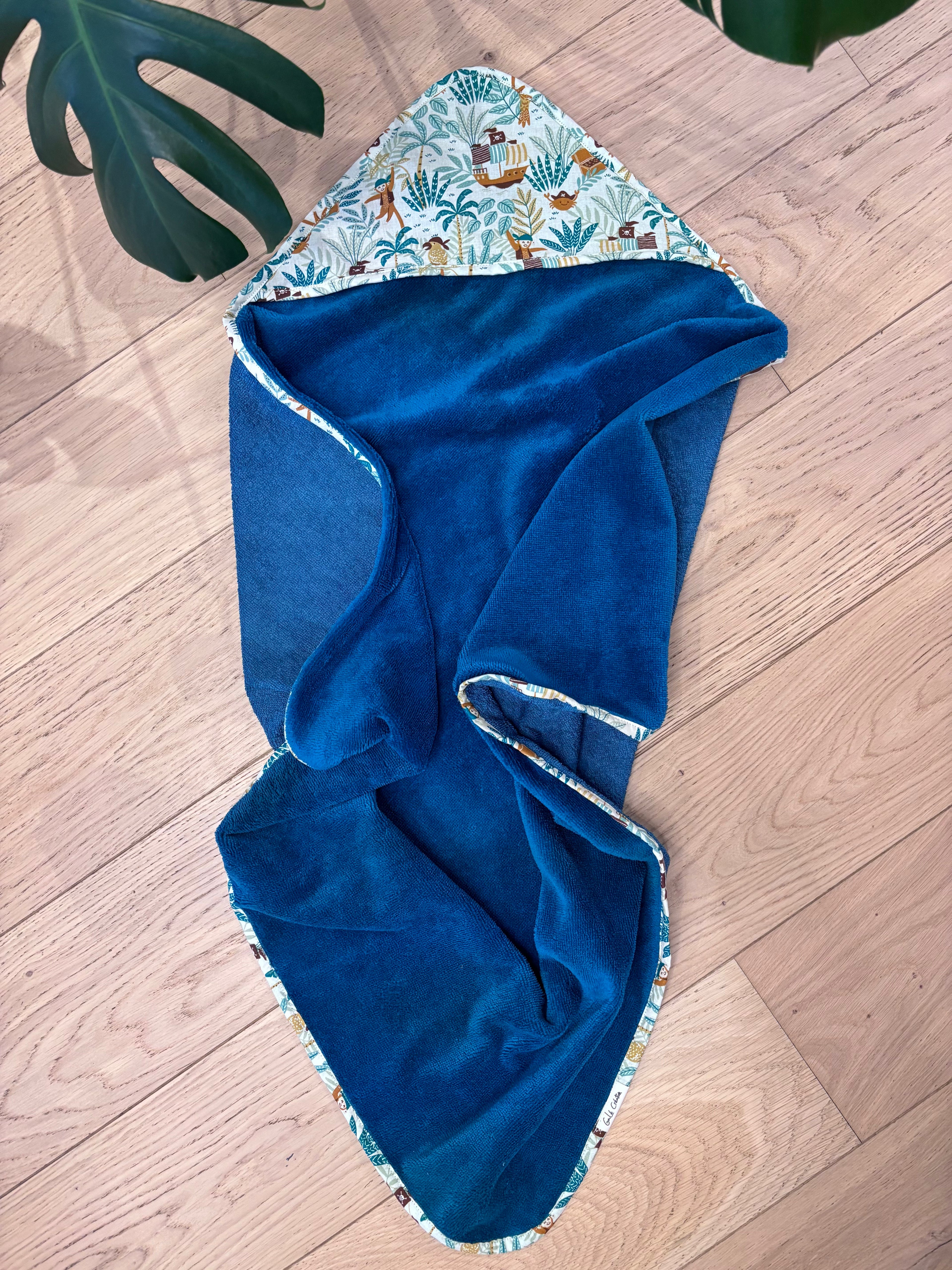 Cape de bain bleu/singe pirate