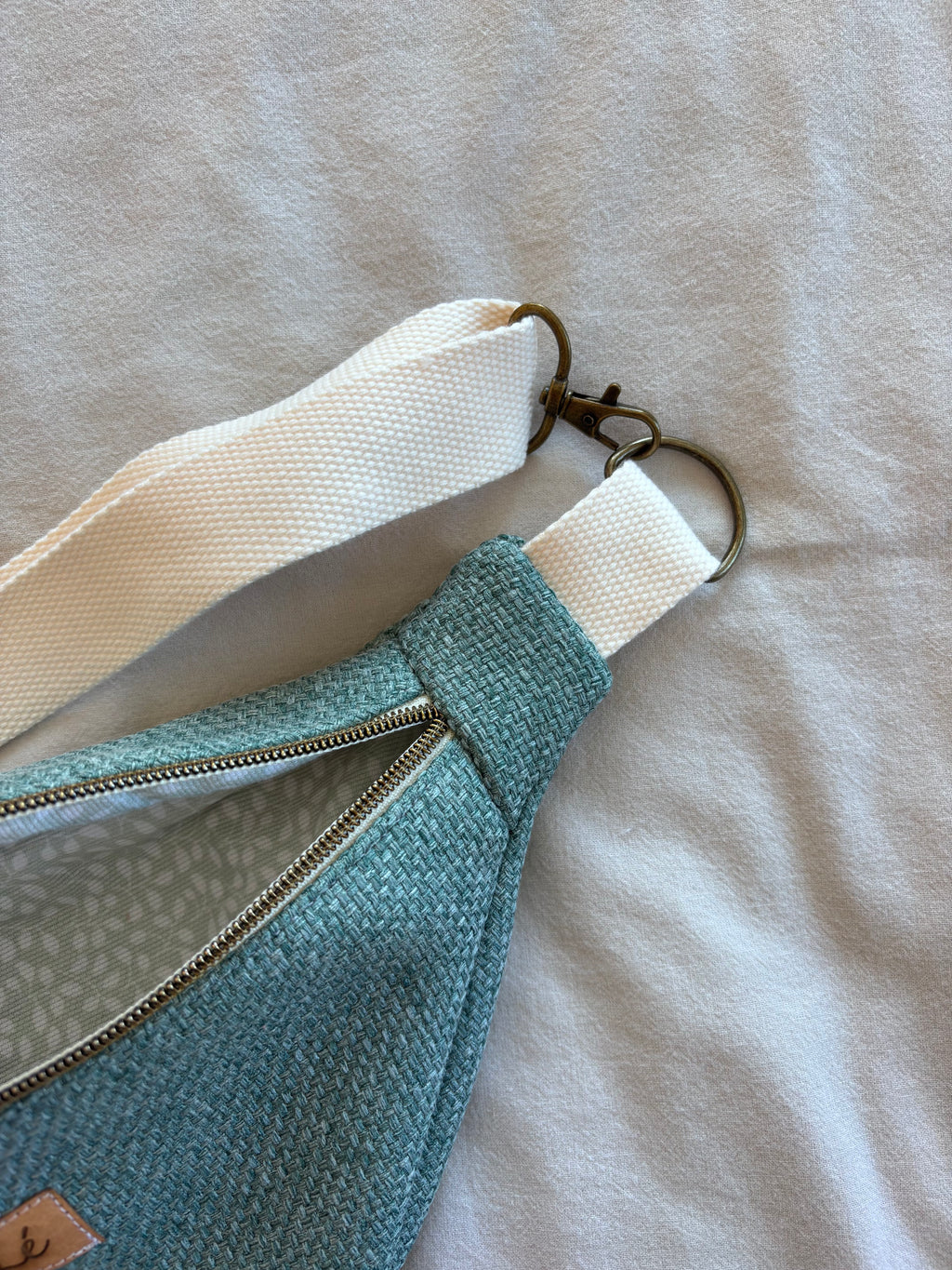 Sac banane toile tissée bleue