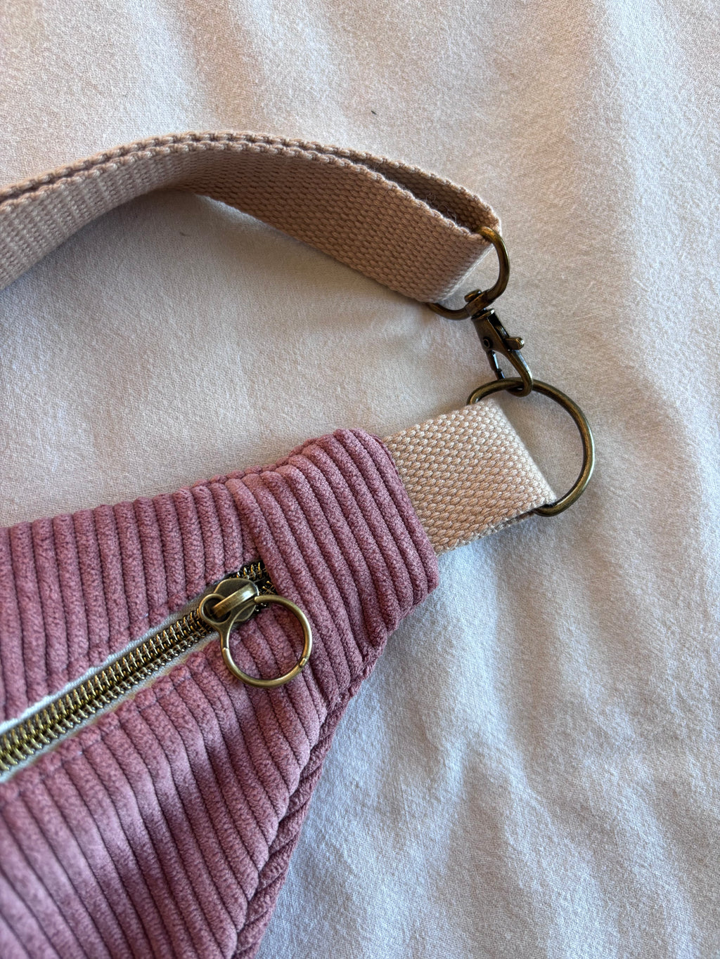 Sac banane velours vieux rose