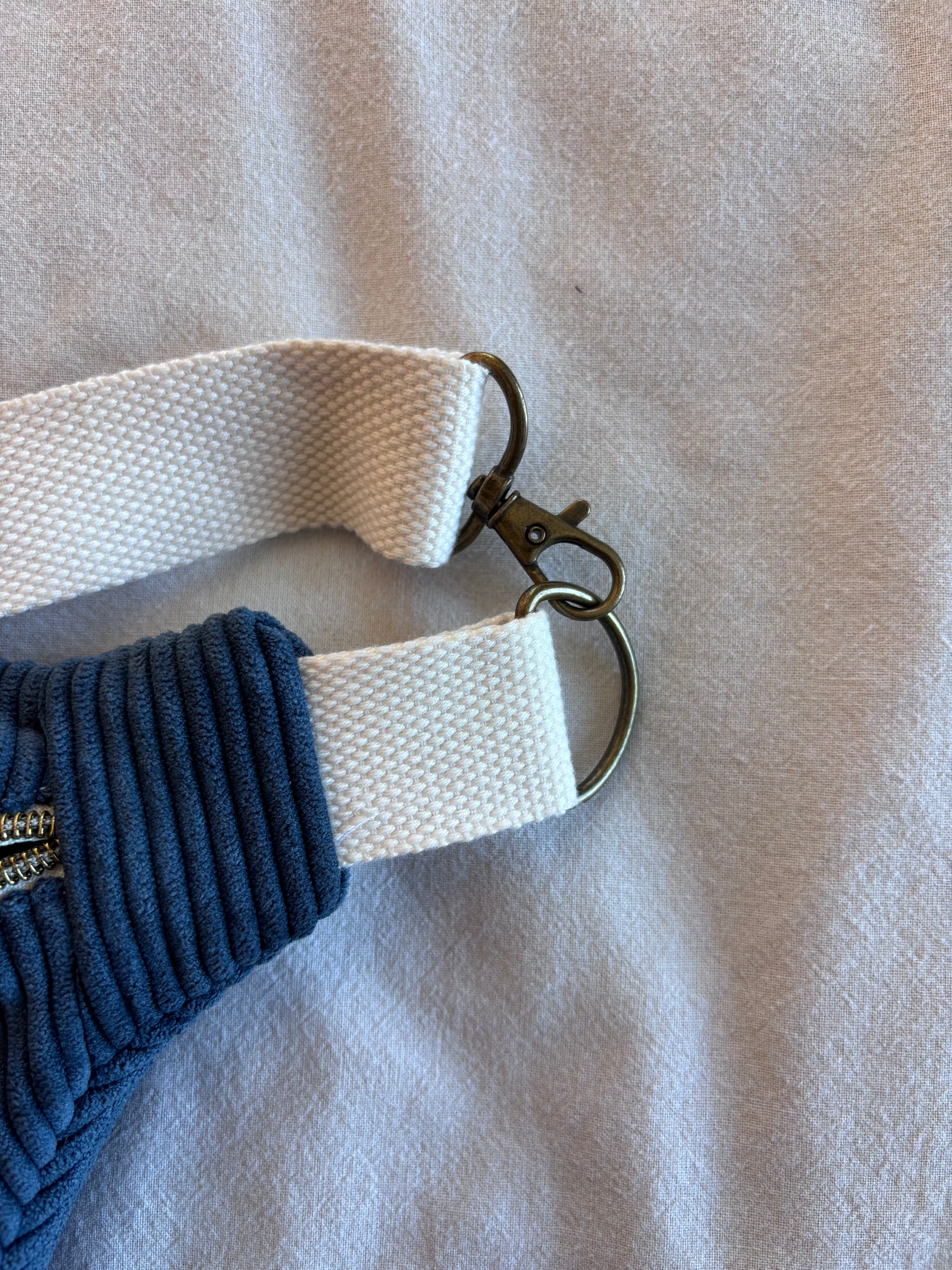 Sac banane velours bleu marine