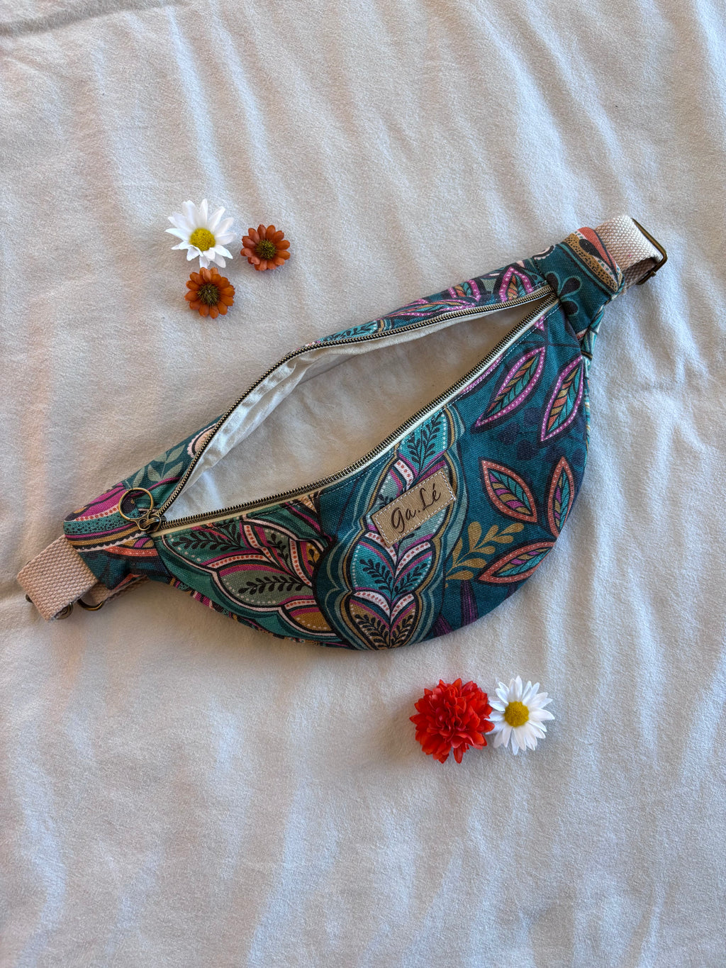 Sac banane motifs feuilles
