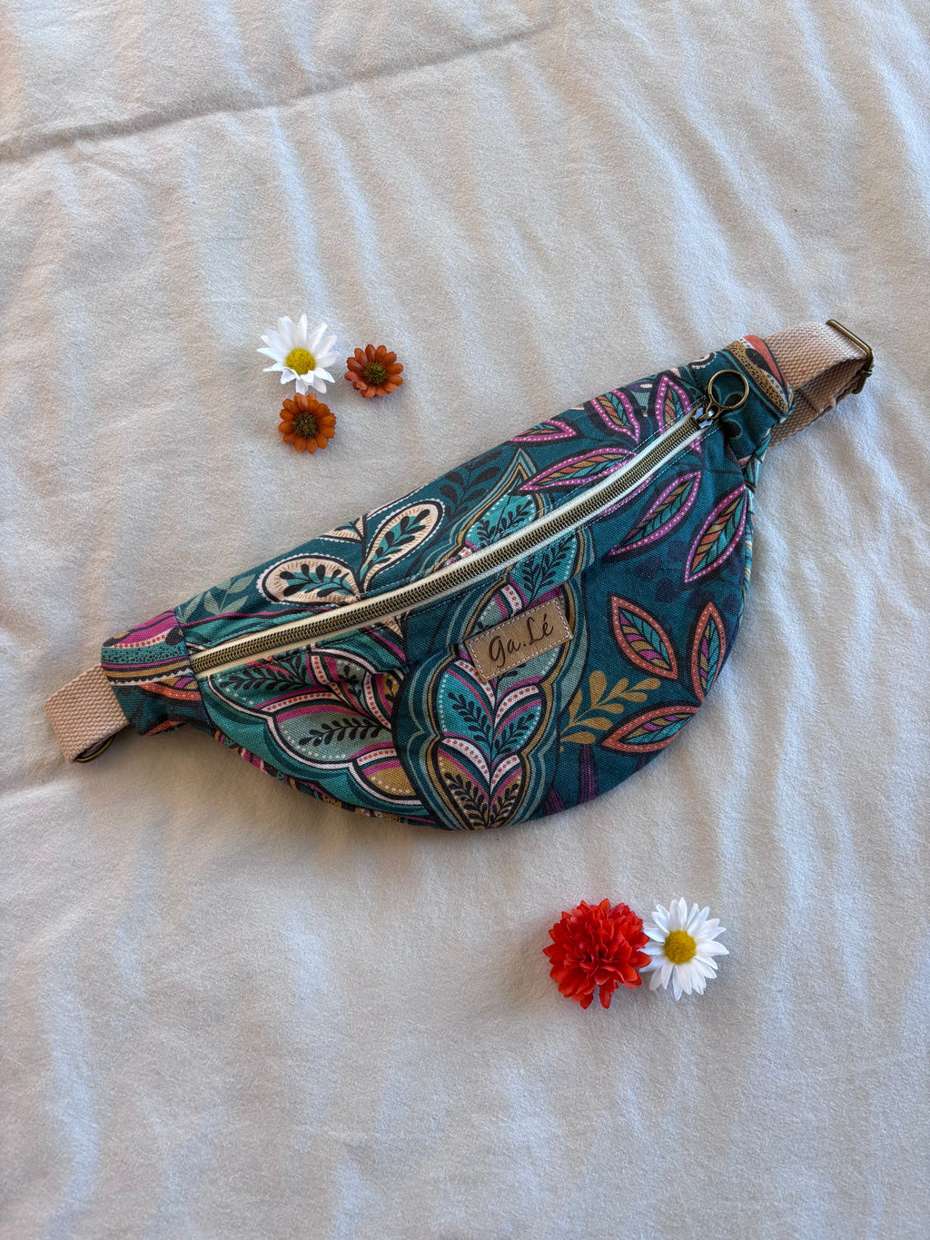 Sac banane motifs feuilles